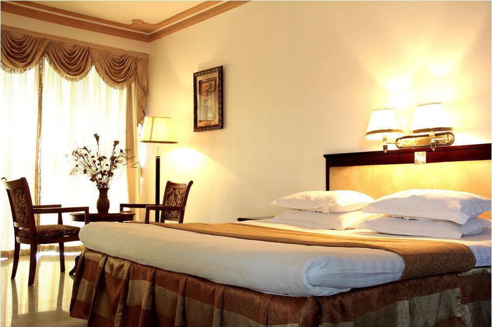 Hotel Sojovalo Кампала Екстериор снимка