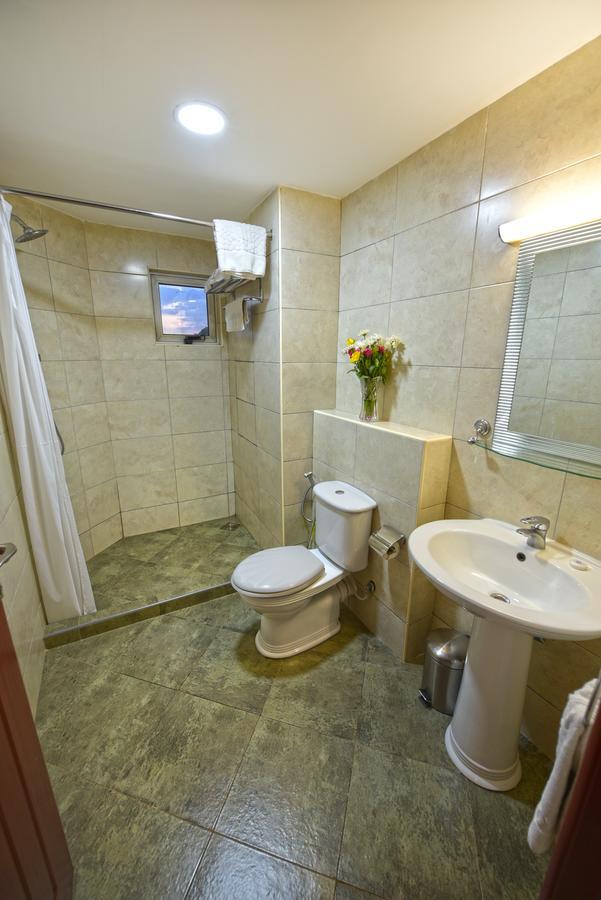 Hotel Sojovalo Кампала Екстериор снимка
