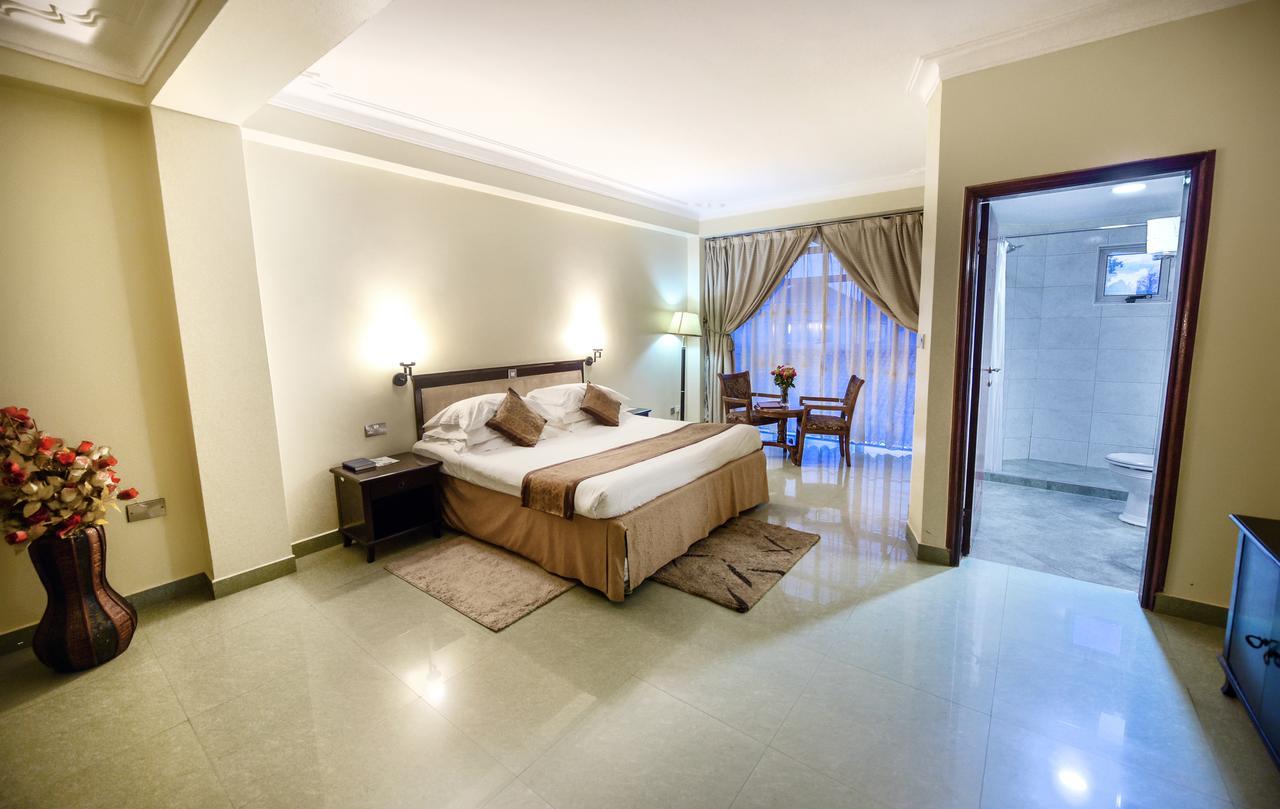 Hotel Sojovalo Кампала Екстериор снимка