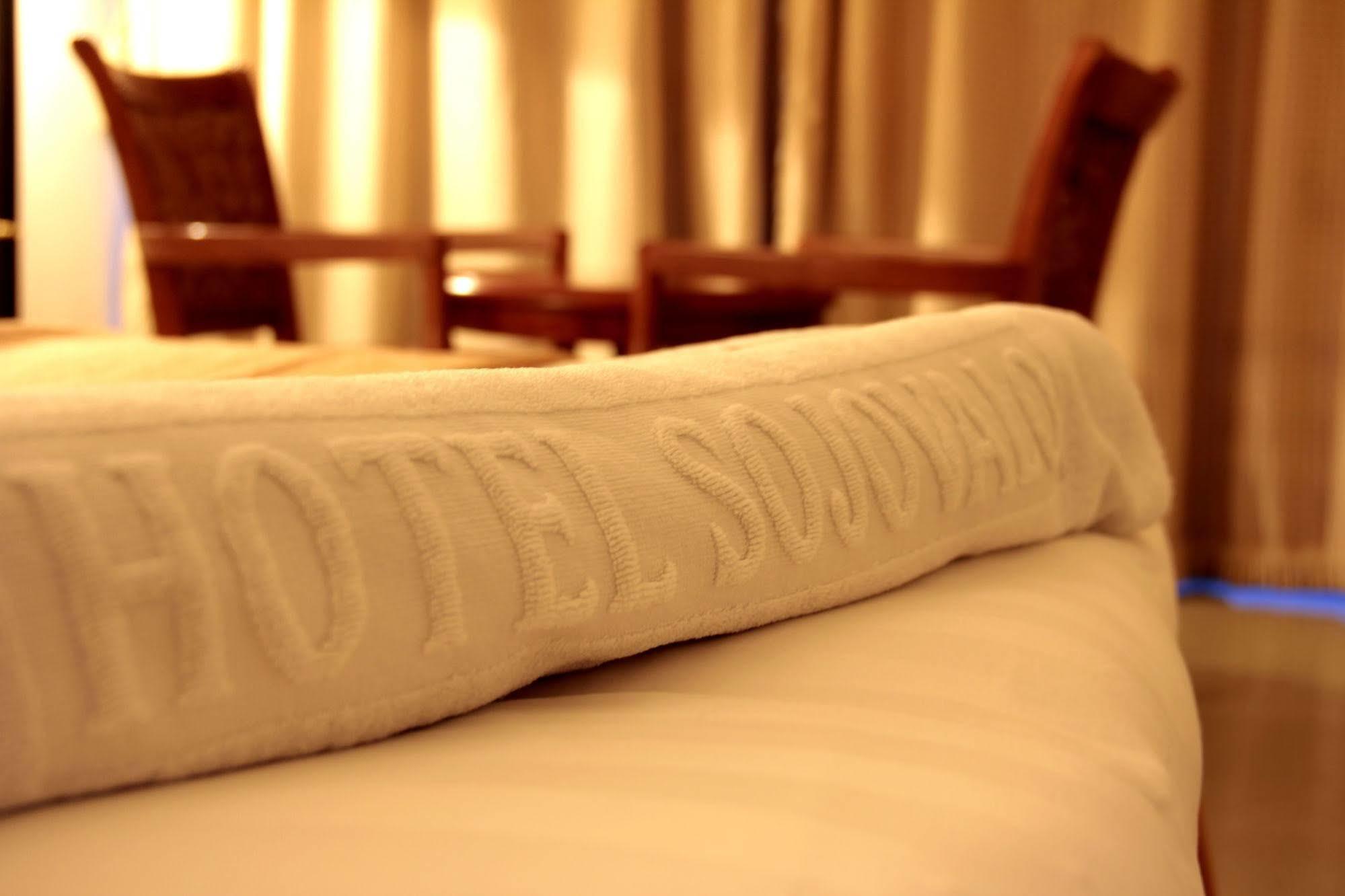 Hotel Sojovalo Кампала Екстериор снимка